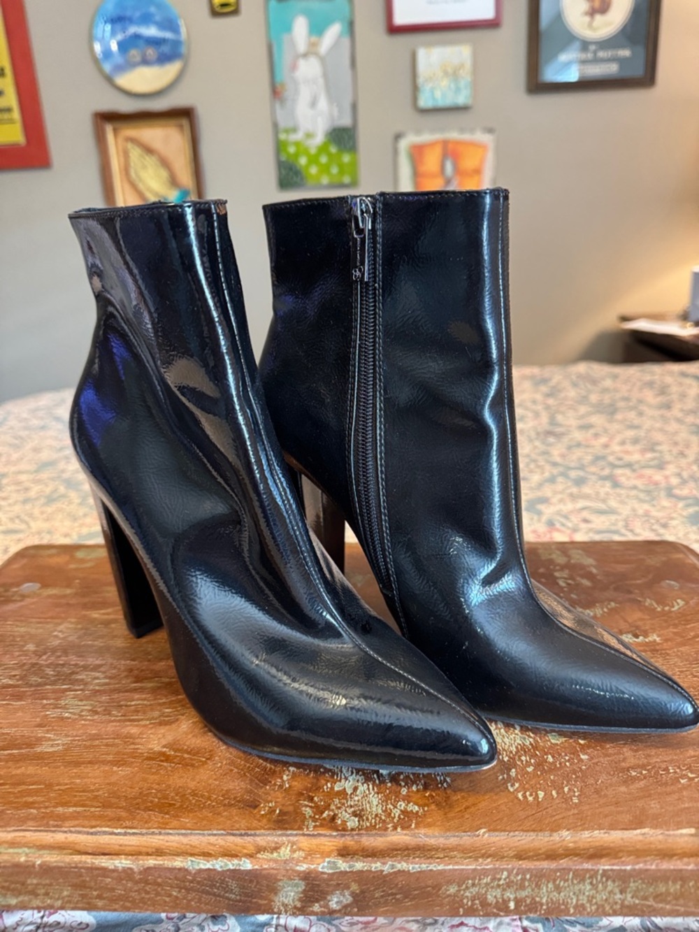 NWOT/Jessica Simpson Black Patent Pointed Ankle Booties/4" Heel